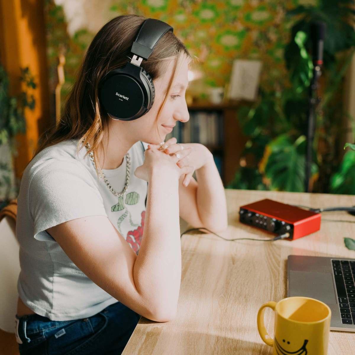 FOCUSRITE Scarlett Solo Studio 4th Gen BUNDLE PER STUDIO DI REGISTRAZIONE