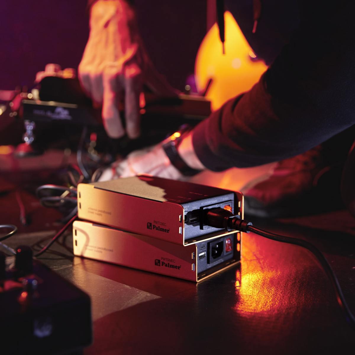 PALMER PWT 06 IEC - Alimentatore universale per pedaliera con USB