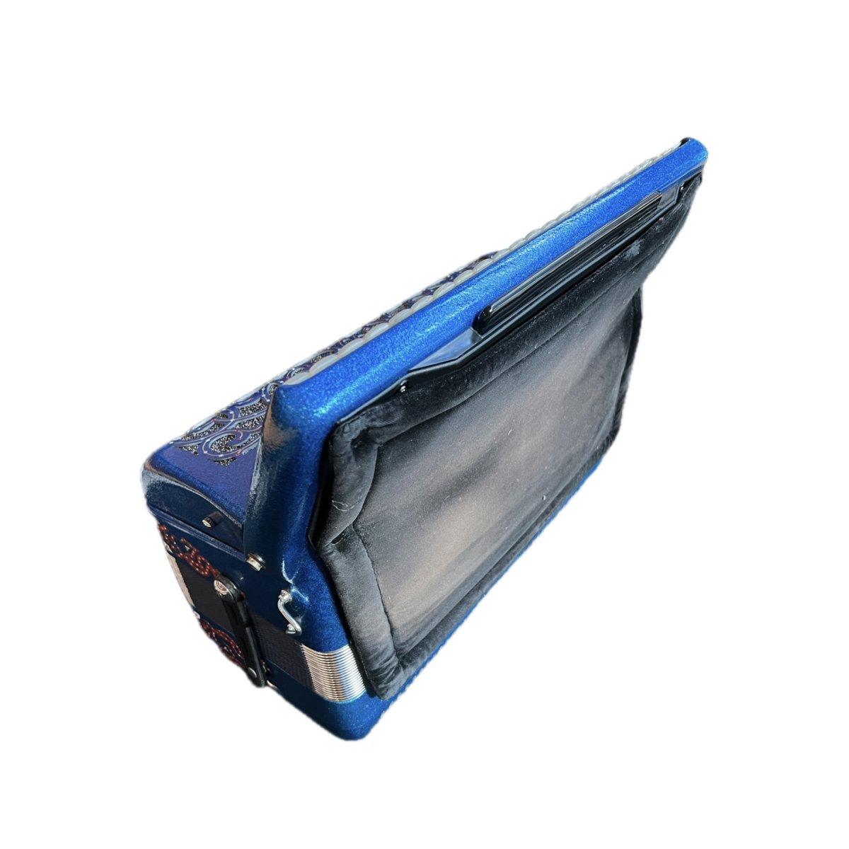 Beltrami fisarmonica 120 bassi 41 tasti, 3 voci + 1 in cassotto