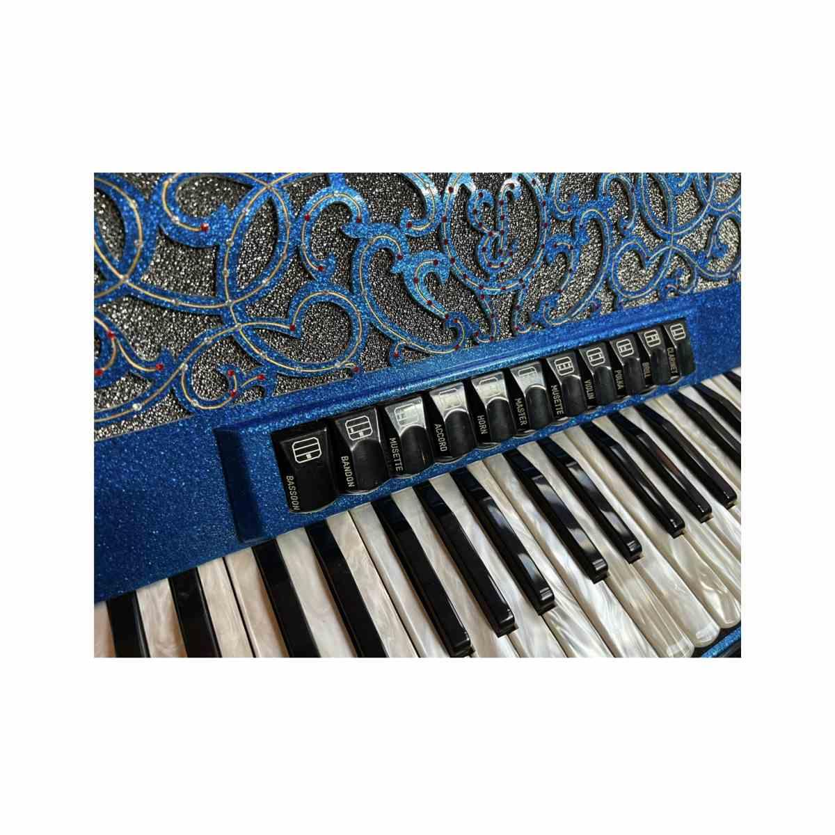 Beltrami fisarmonica 120 bassi 41 tasti, 3 voci + 1 in cassotto