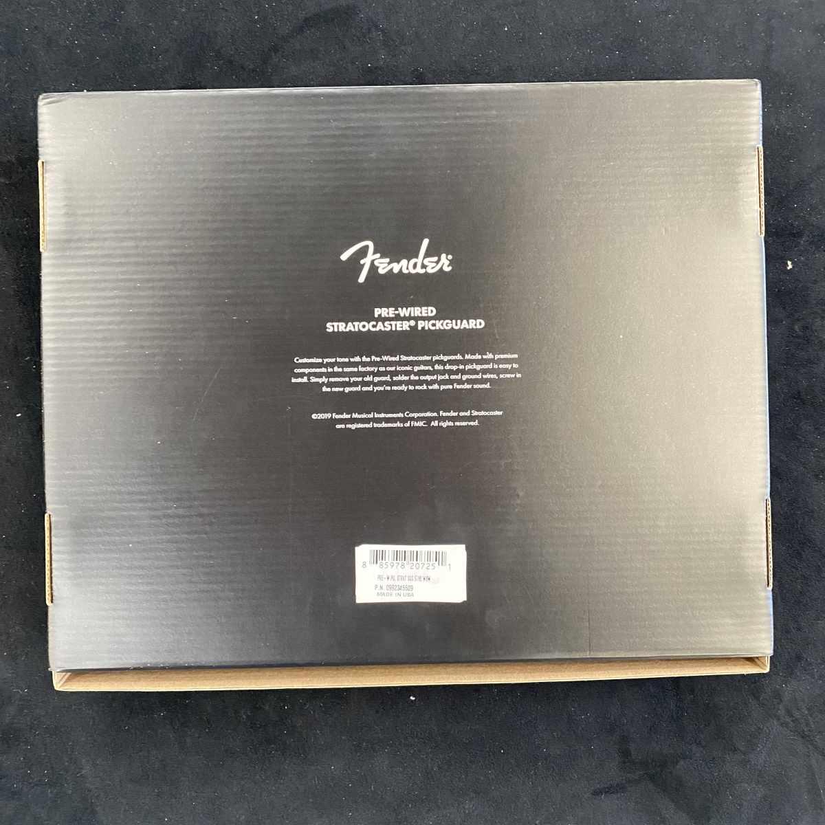 Fender Pre-Wired Strat® Pickguard, Original '57/'62 SSS Parchment 11 Hole - USATO