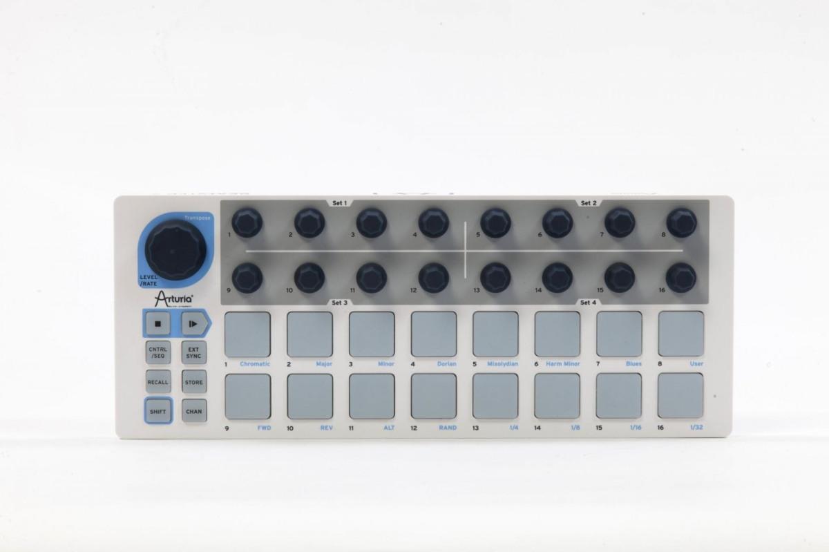 Arturia beatstep controller midi e sequencer